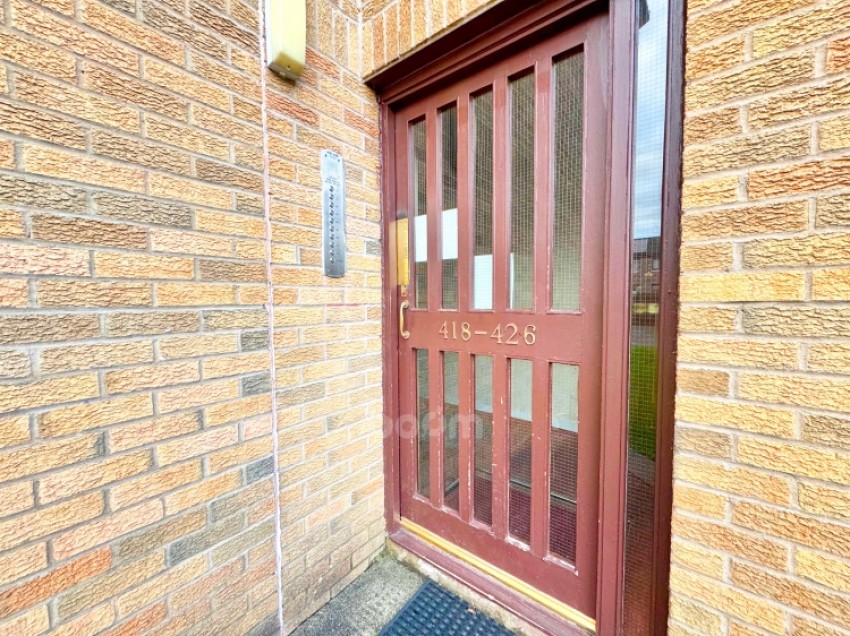 Images for 423 Castle Gait, Paisley, Renfrewshire, PA1 2HE, UK