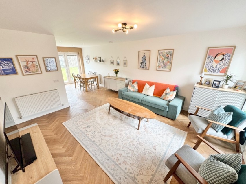 Images for 16 Lochwynd, Lochwinnoch, Renfrewshire, PA12 4FA, UK