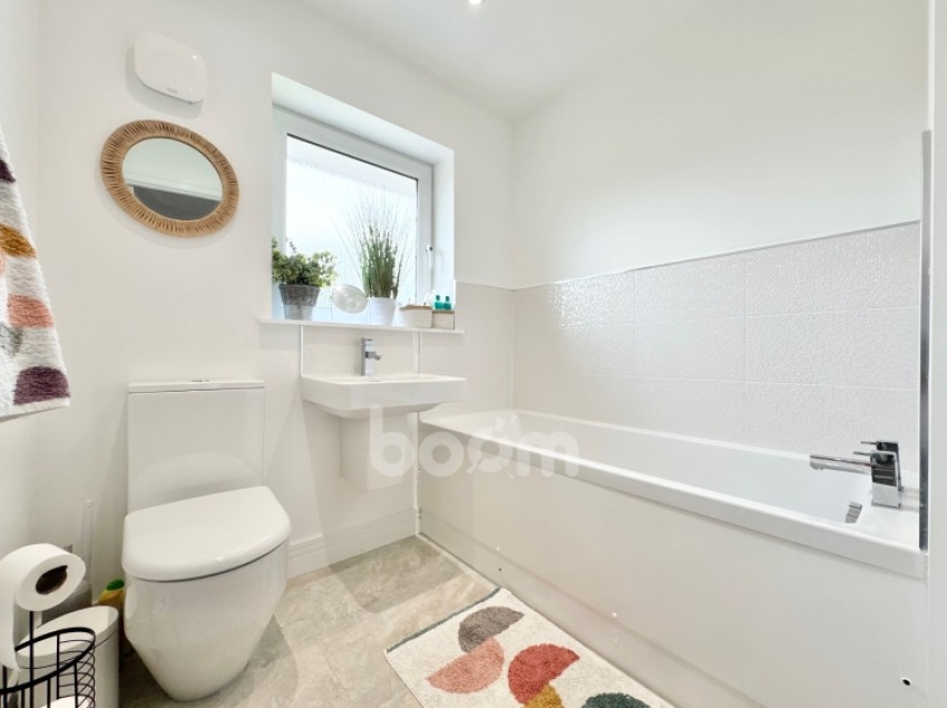 Images for 16 Lochwynd, Lochwinnoch, Renfrewshire, PA12 4FA, UK