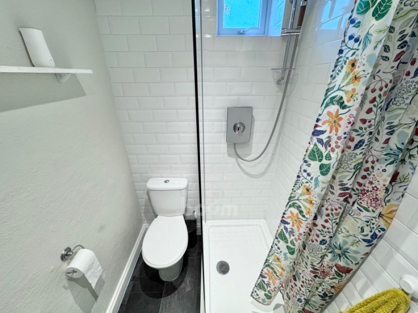 Images for 9 Mains Avenue, Beith, Ayrshire, KA15 2AT, UK