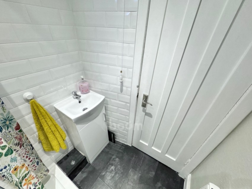 Images for 9 Mains Avenue, Beith, Ayrshire, KA15 2AT, UK