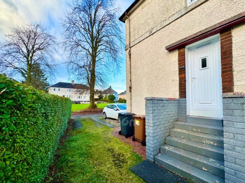 Images for 9 The Grove, Kilbarchan, Johnstone, Renfrewshire, PA10 2LG, UK