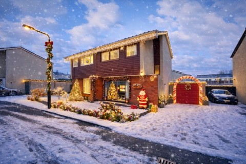 View Full Details for 35 Lochy Place, Erskine, Renfrewshire, PA8 6AY, UK