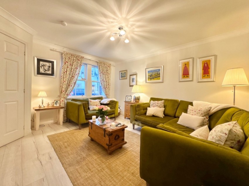 Images for 52 Main Street, Lochwinnoch, Renfrewshire, PA12 4AJ, UK