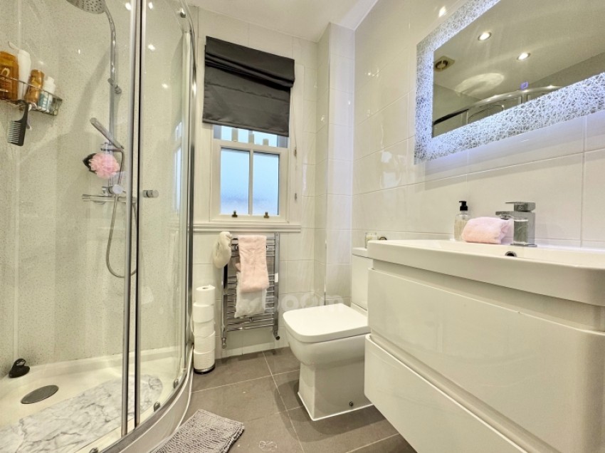 Images for 52 Main Street, Lochwinnoch, Renfrewshire, PA12 4AJ, UK