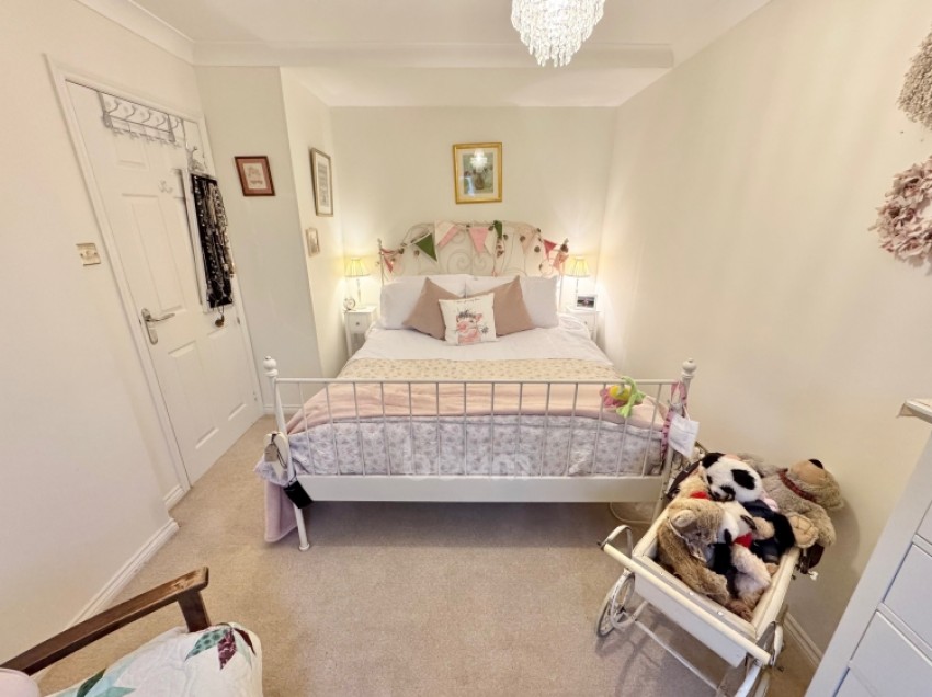 Images for 52 Main Street, Lochwinnoch, Renfrewshire, PA12 4AJ, UK