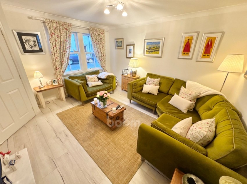 Images for 52 Main Street, Lochwinnoch, Renfrewshire, PA12 4AJ, UK