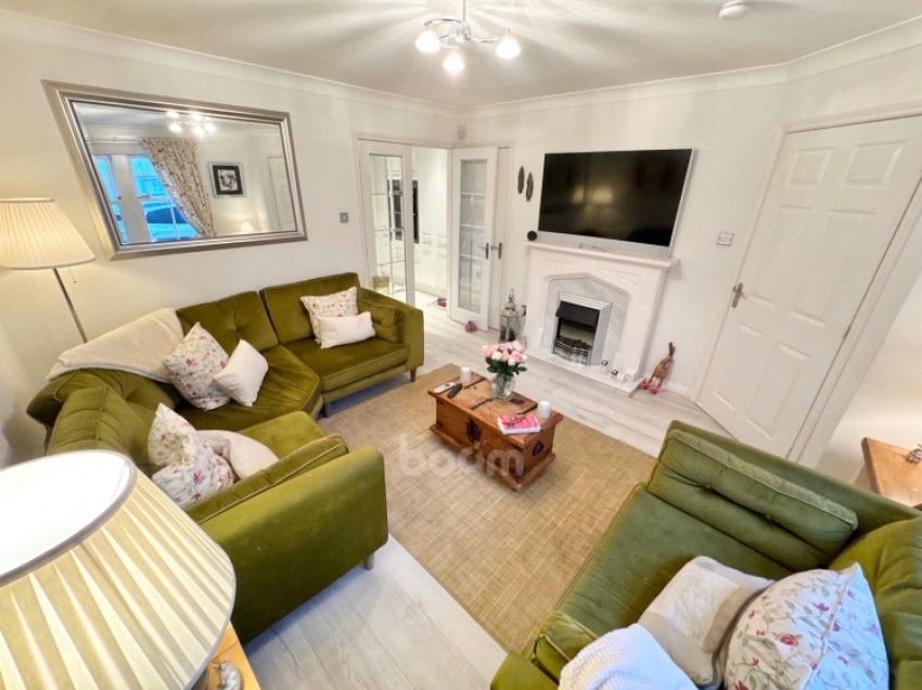 Images for 52 Main Street, Lochwinnoch, Renfrewshire, PA12 4AJ, UK