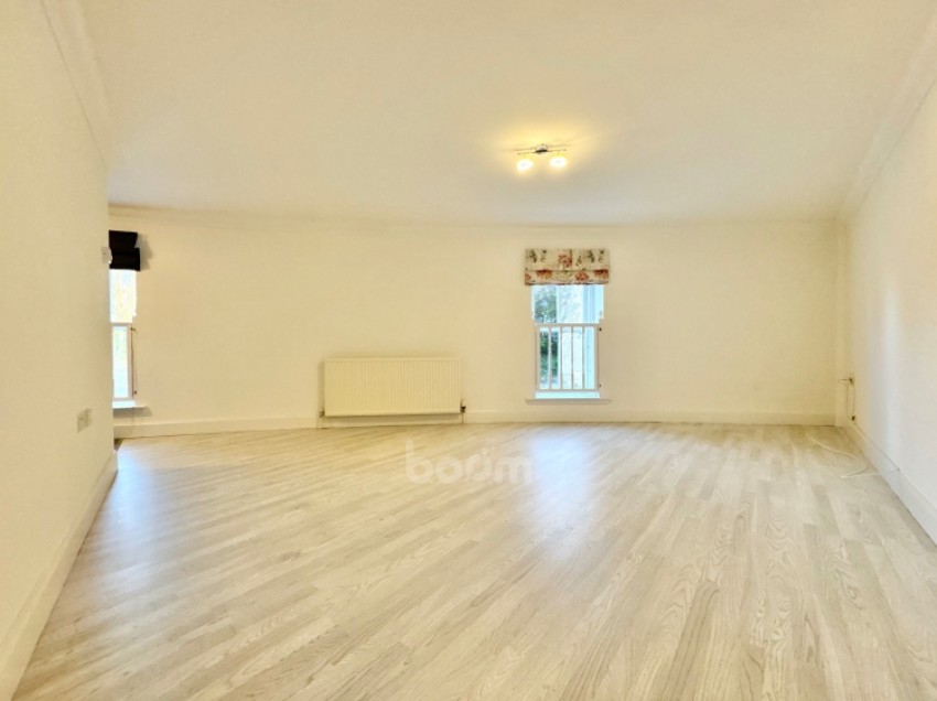 Images for 32 The Cross, Beith, Ayrshire, KA15 1BS, UK