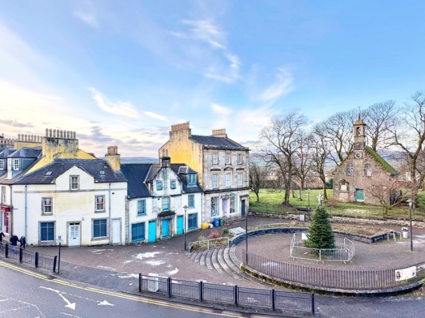 Images for 32 The Cross, Beith, Ayrshire, KA15 1BS, UK