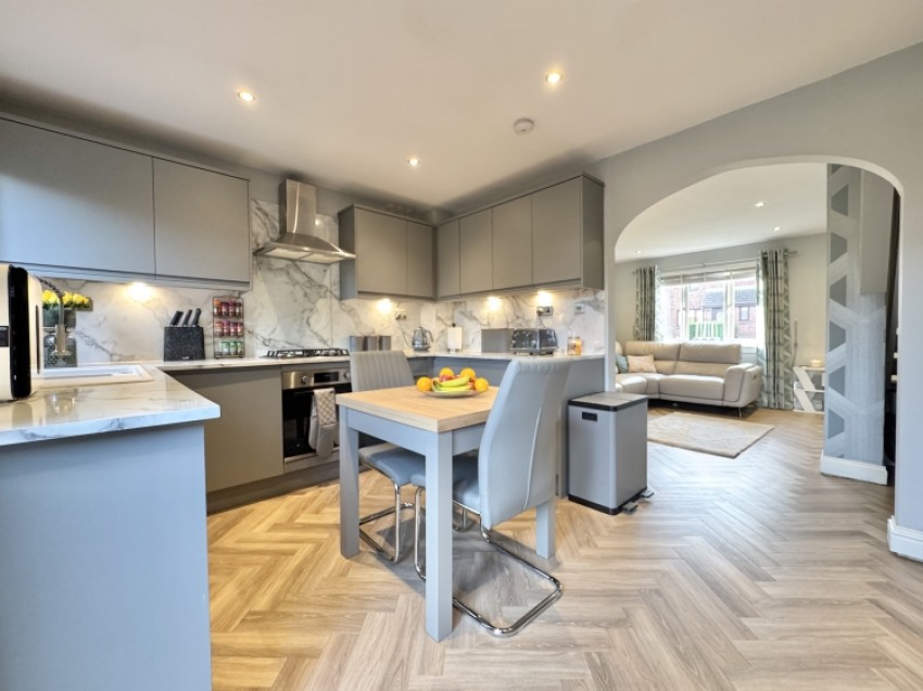 Images for 15 Merlinford Drive, Renfrew, Renfrewshire, PA4 8XP, UK