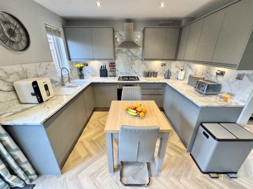 Images for 15 Merlinford Drive, Renfrew, Renfrewshire, PA4 8XP, UK