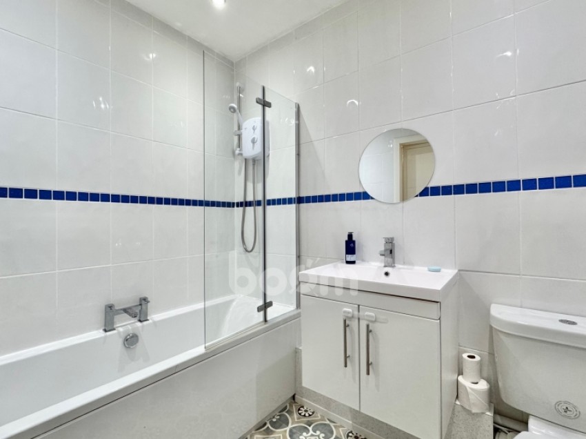 Images for 104/2 Glasgow Road, Paisley, Renfrewshire, PA1 3NU, UK