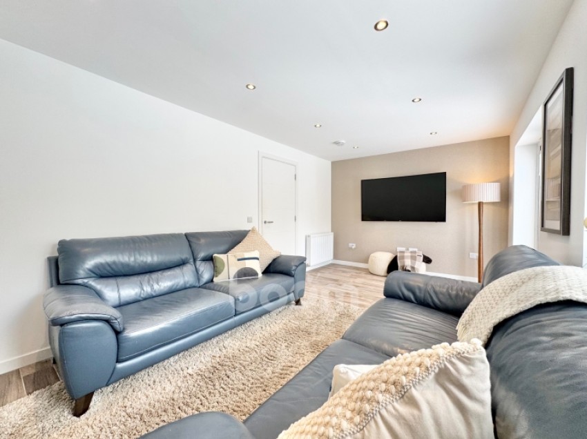 Images for 15 Auldlea Gardens, Beith, Ayrshire, KA15 2EP, UK