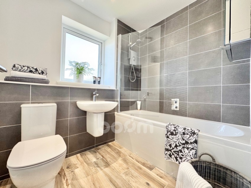 Images for 15 Auldlea Gardens, Beith, Ayrshire, KA15 2EP, UK