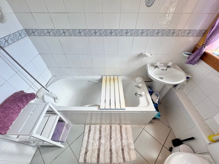 Images for 20 Lindsay Avenue, Kilbirnie, Ayrshire, KA25 7HR, UK