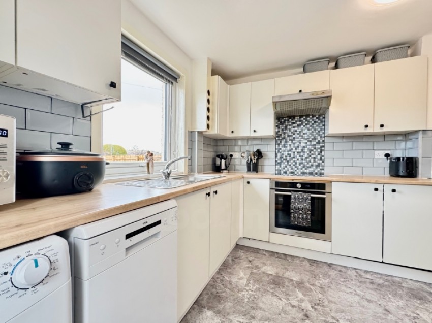 Images for 11 Blackthorn Avenue, Beith, Ayrshire, KA15 2AR, UK