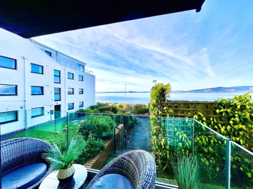 Images for 18 Chaseley Gardens, Skelmorlie, Ayrshire, PA17 5DQ, UK