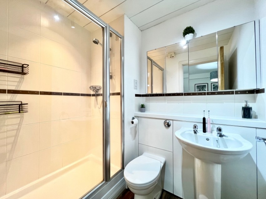 Images for 18 Chaseley Gardens, Skelmorlie, Ayrshire, PA17 5DQ, UK