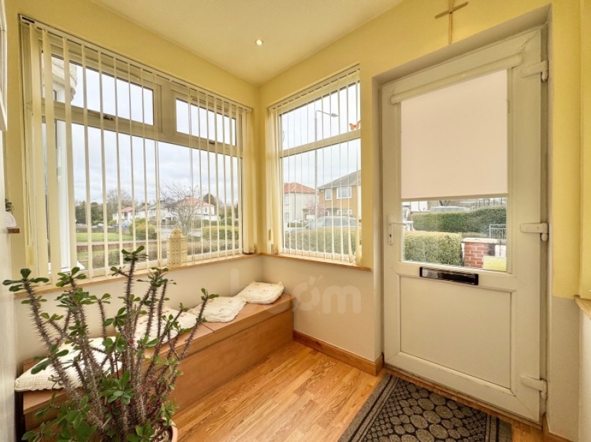 Images for 52 Robslee Road Thornliebank, Thornliebank, Glasgow, Lanarkshire, G46 7BX, UK