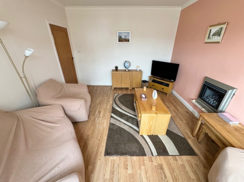 Images for 52 Robslee Road Thornliebank, Thornliebank, Glasgow, Lanarkshire, G46 7BX, UK