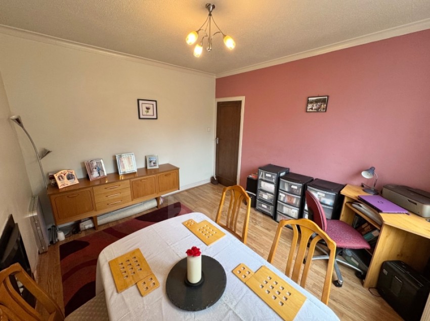 Images for 52 Robslee Road Thornliebank, Thornliebank, Glasgow, Lanarkshire, G46 7BX, UK