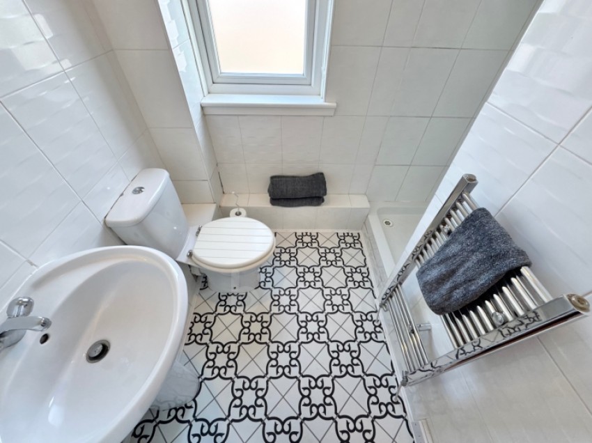 Images for 40 Camps Crescent, Renfrew, Renfrewshire, PA4 0YR, UK