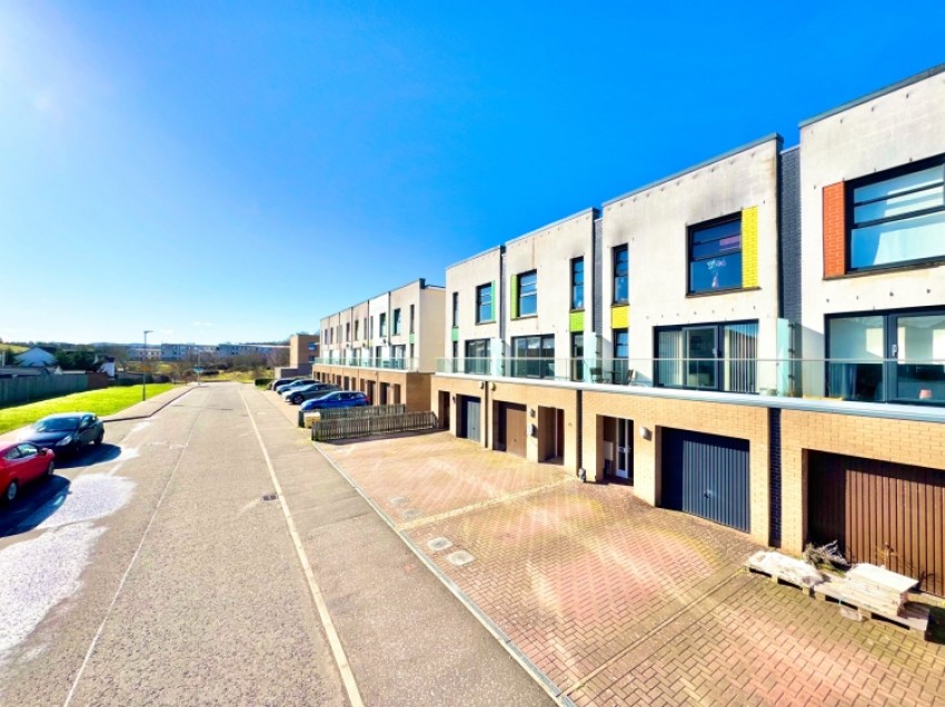 Images for 10 James McKechnie Avenue, Paisley, Renfrewshire, PA2 7FG, UK