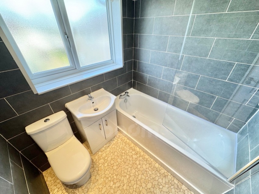 Images for 27 Oakwood Drive, Beith, Ayrshire, KA15 1BE, UK