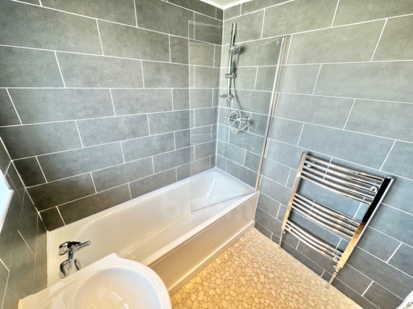 Images for 27 Oakwood Drive, Beith, Ayrshire, KA15 1BE, UK