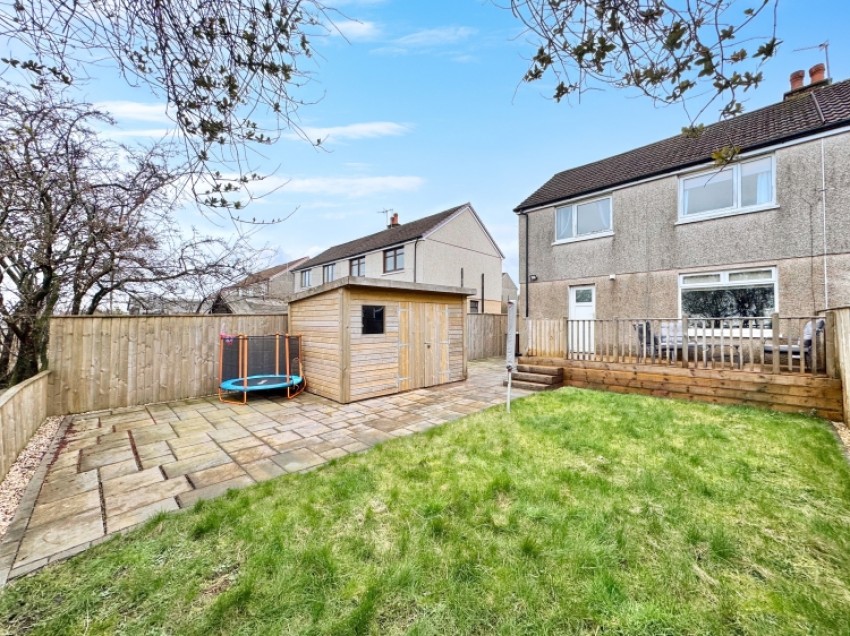 Images for 22 Hawthorn Crescent, Beith, Ayrshire, KA15 1DF, UK