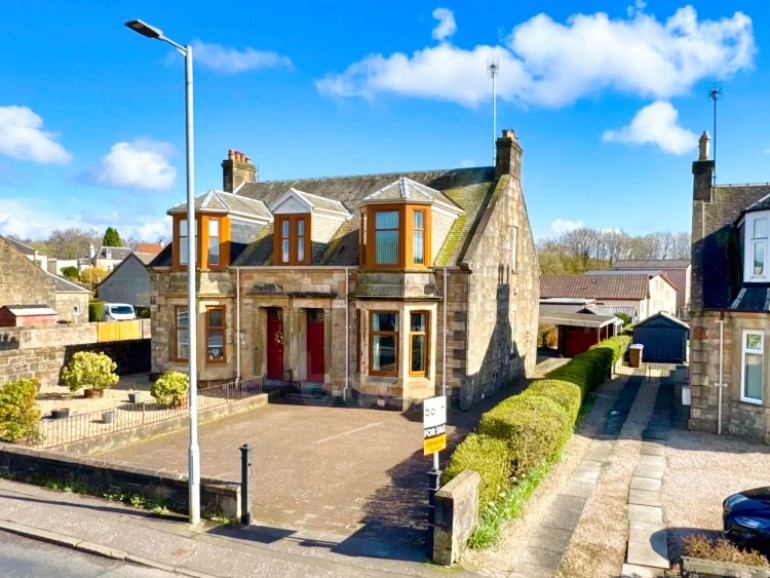 24 Stoneyholm Road, Kilbirnie, Ayrshire, KA25 7DT, UK