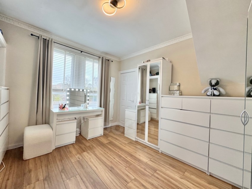 Images for 24b Floorsburn Crescent, Johnstone, Renfrewshire, PA5 8PF, UK