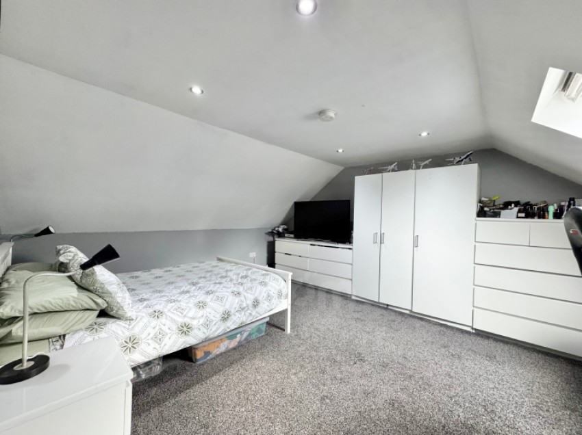 Images for 24b Floorsburn Crescent, Johnstone, Renfrewshire, PA5 8PF, UK