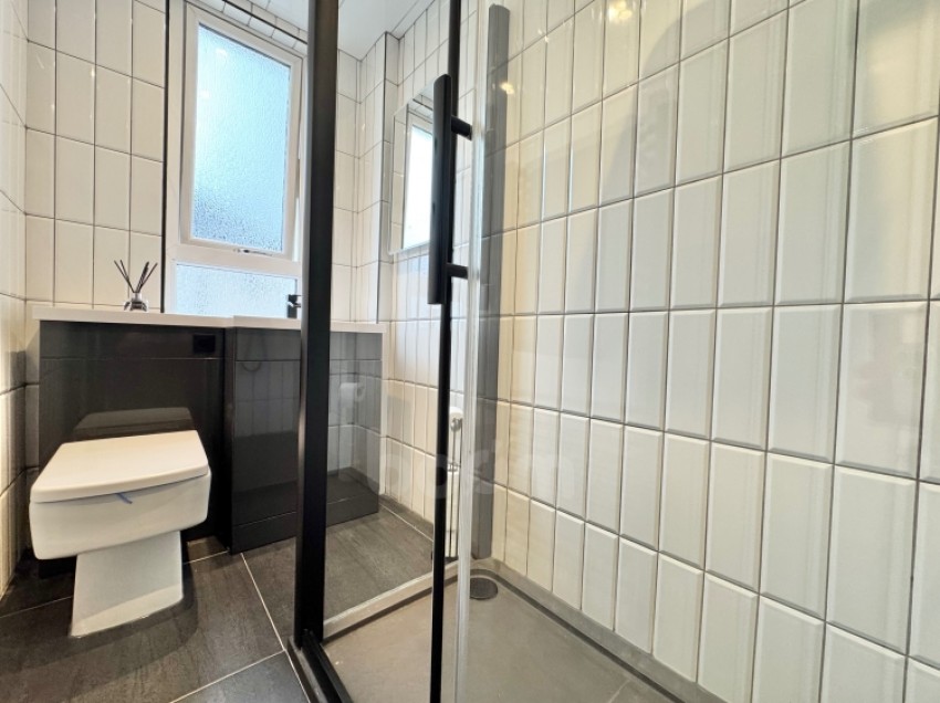 Images for 24b Floorsburn Crescent, Johnstone, Renfrewshire, PA5 8PF, UK