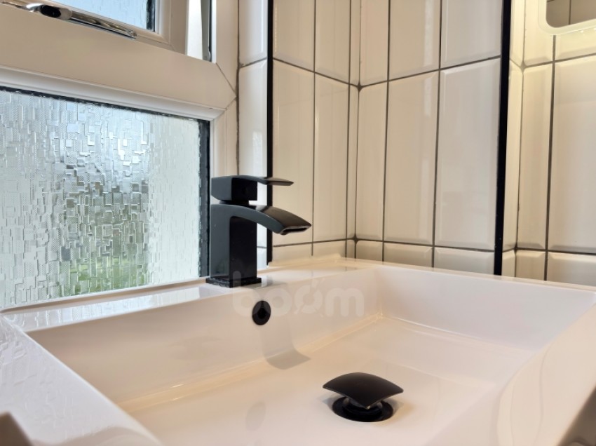 Images for 24b Floorsburn Crescent, Johnstone, Renfrewshire, PA5 8PF, UK