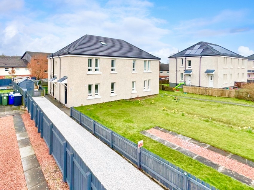 Images for 24b Floorsburn Crescent, Johnstone, Renfrewshire, PA5 8PF, UK