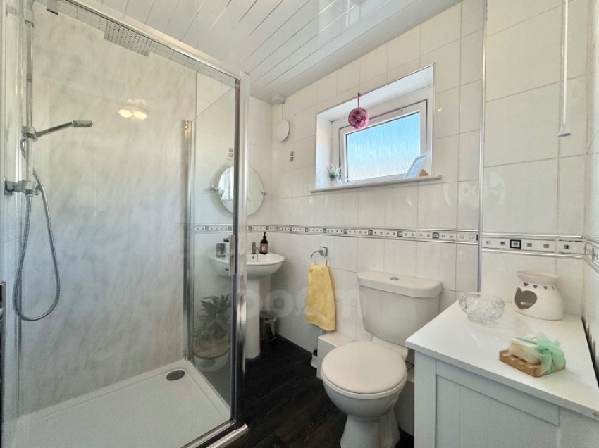 Images for 26 Harvey Terrace, Lochwinnoch, Renfrewshire, PA12 4HB, UK