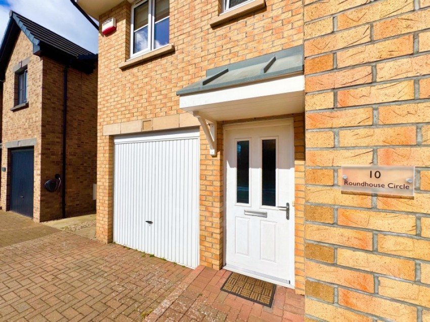 Images for 10 Roundhouse Circle, Renfrew, Renfrewshire, PA4 8FL, UK