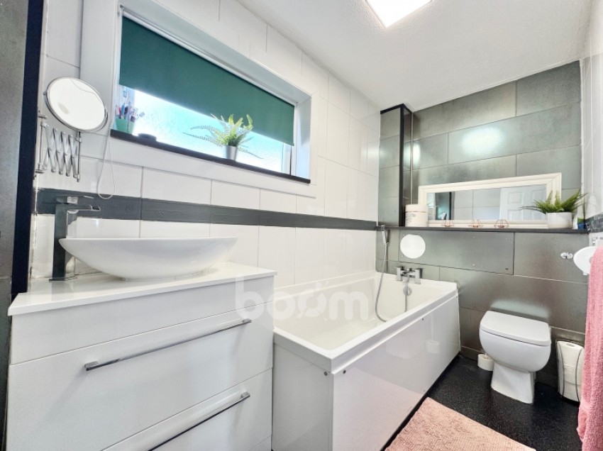 Images for 5 Swan Place, Johnstone, Renfrewshire, PA5 0SL, UK