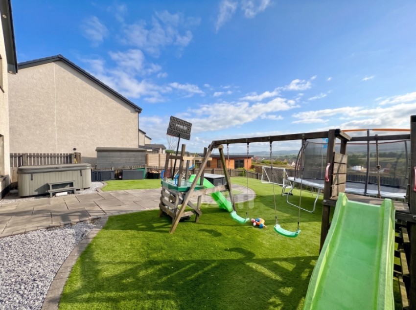 Images for 39 Auldlea Gardens, Beith, Ayrshire, KA15 2EP, UK