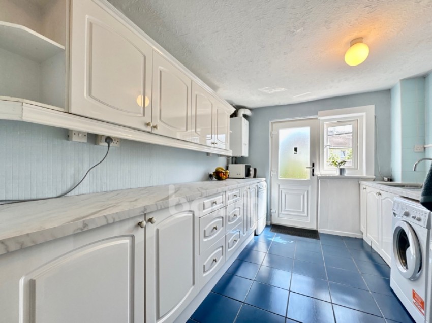 Images for 146 Erskinefauld Road, Linwood, Paisley, Renfrewshire, PA3 3QH, UK